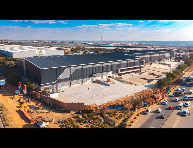 13,000M² WAREHOUSE TO LET IN LOUWLARDIA